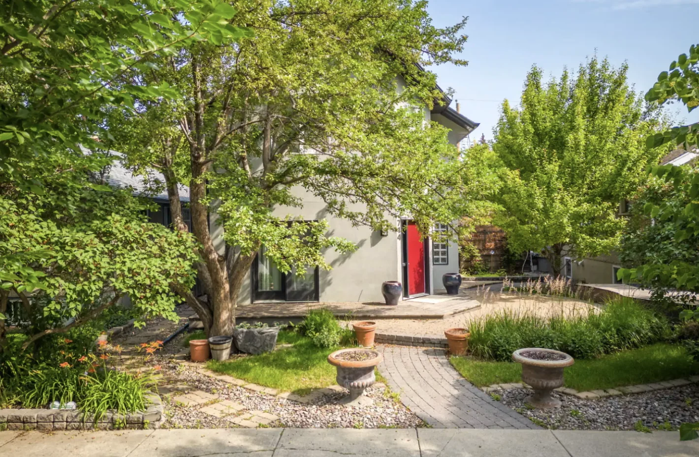 Landscaped yard at Casa BnB